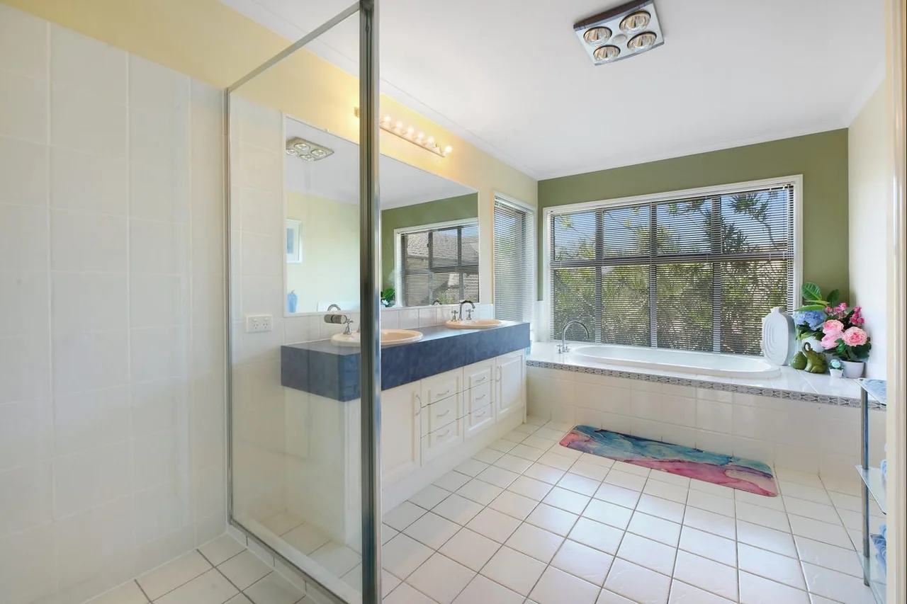 Bathroom before renovation