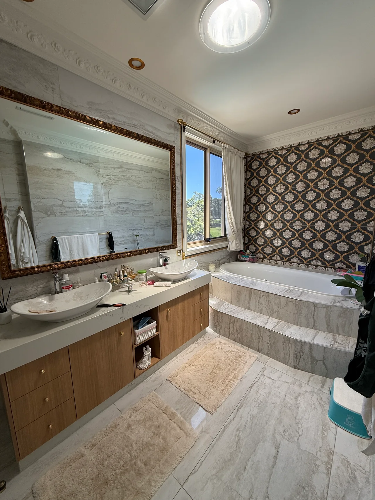Bathroom before renovation