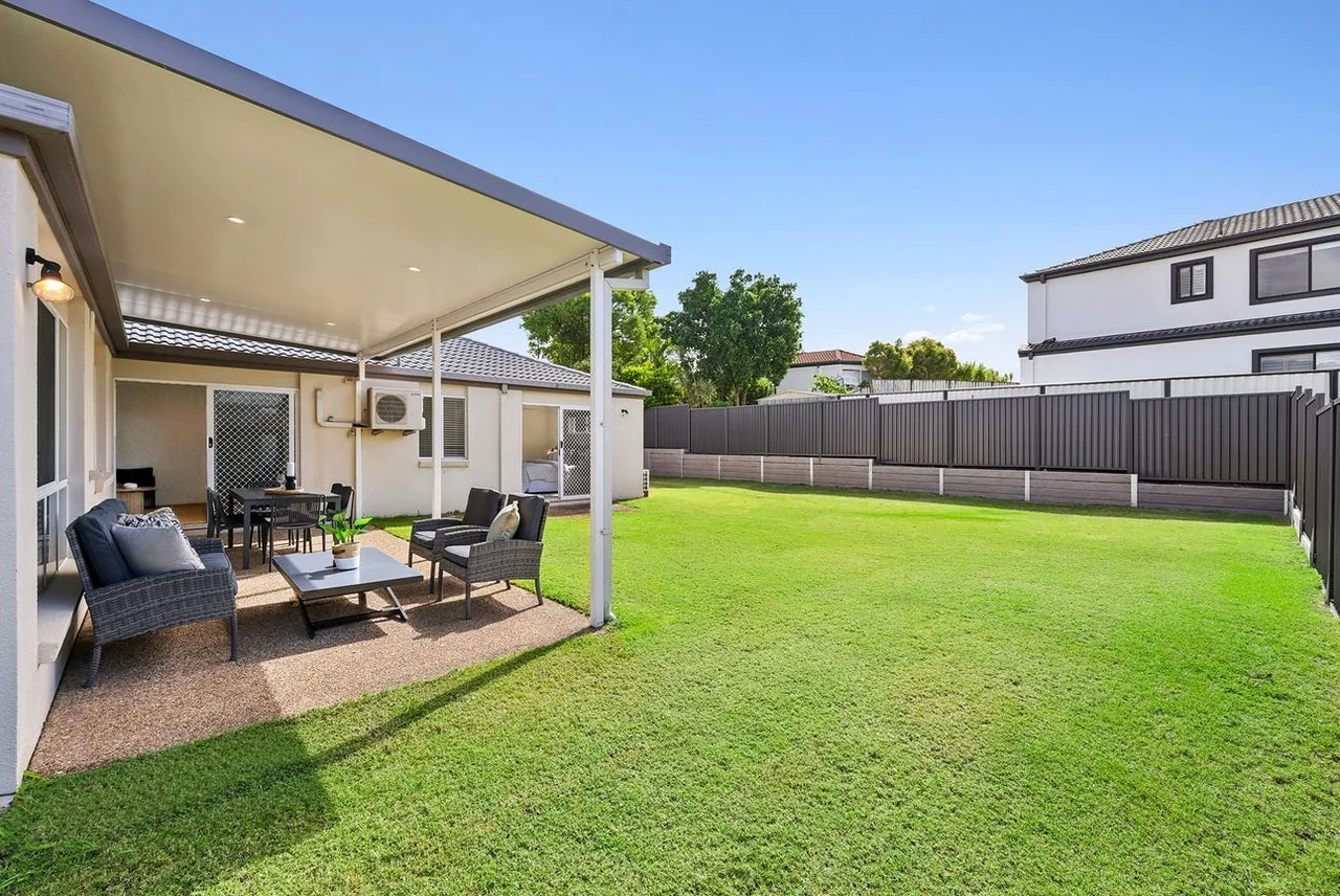 Outdoor area before renovation